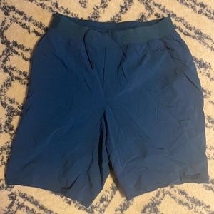 Medium men’s dark blue shorts
